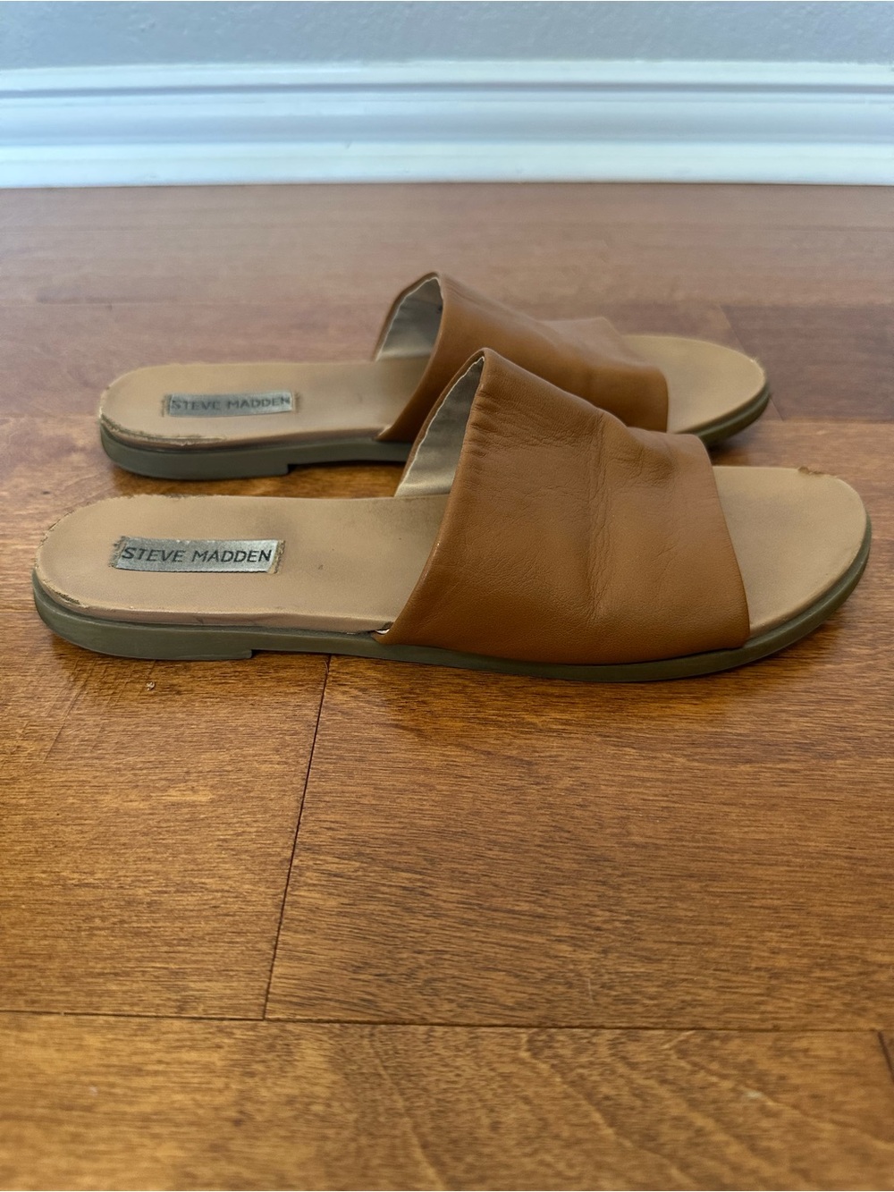 Steve Madden Camel Slide Sandals - Classic Leather Slip-On